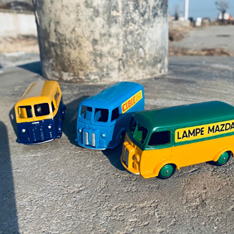 1:64 Scale Dinky Toys Alloy 25 - Party Games Bus 评论和价格
